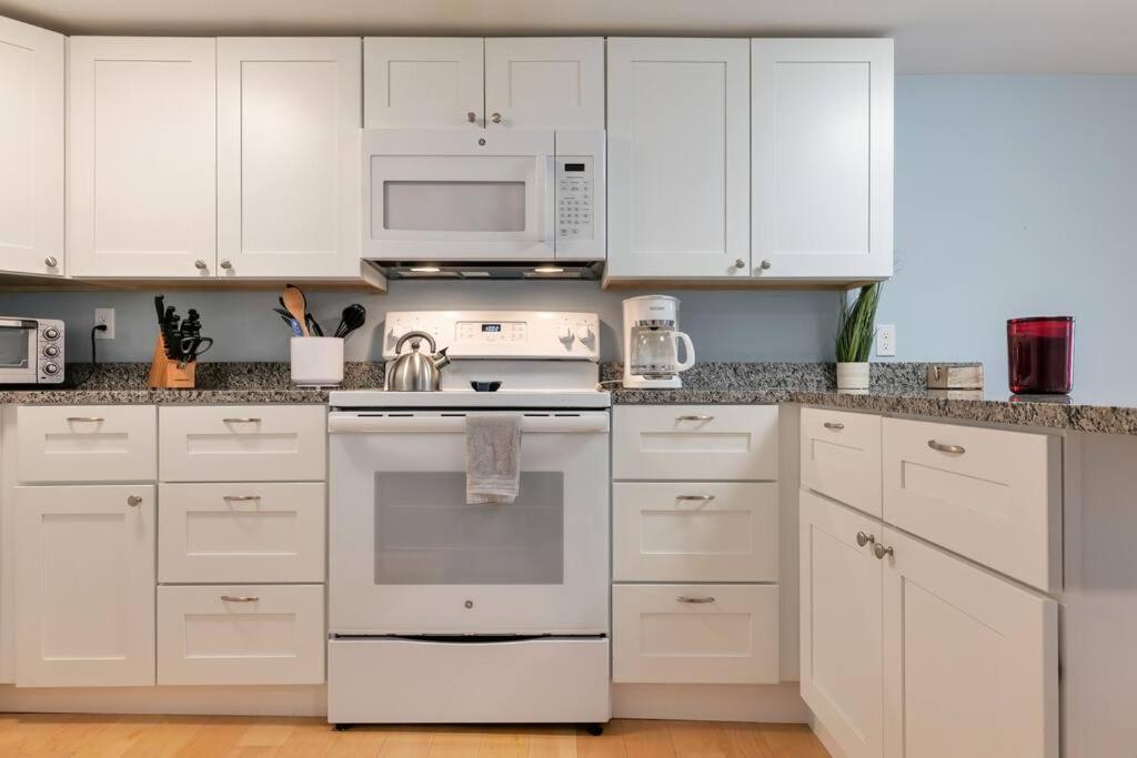 2Br Apt W/ 3 Min Walk To Downtown Swh - Low Tide Southwest Harbor Exterior photo