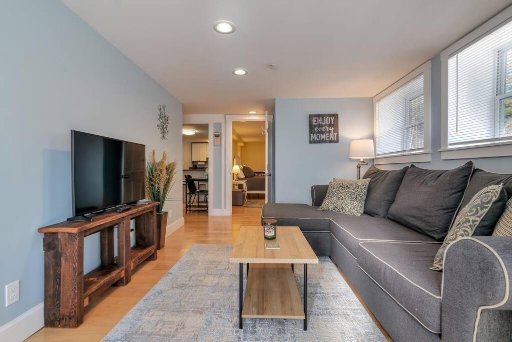 2Br Apt W/ 3 Min Walk To Downtown Swh - Low Tide Southwest Harbor Exterior photo